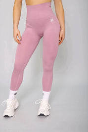 Powder pink scrunch bum leggings – front view, squat-proof and seamless for yoga